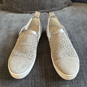 Size 8 Jambo relax foam loafers